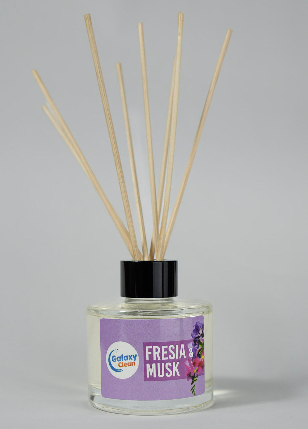 Parfum de cameră cu bețișoare – Fresia & Musk by Galaxy Clean, 100 ml